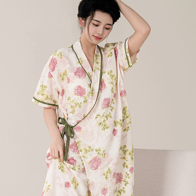 Chemise de nuit rembourrée de style campagnard avec motif floral, manches courtes et poche