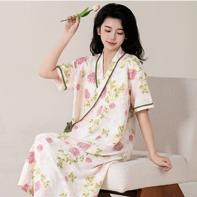 Chemise de nuit rembourrée de style campagnard avec motif floral, manches courtes et poche