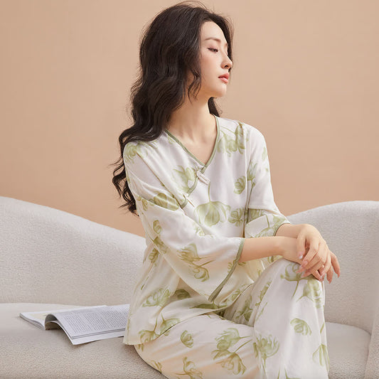 Ensemble de vêtements d'intérieur à boutons noués et floraux