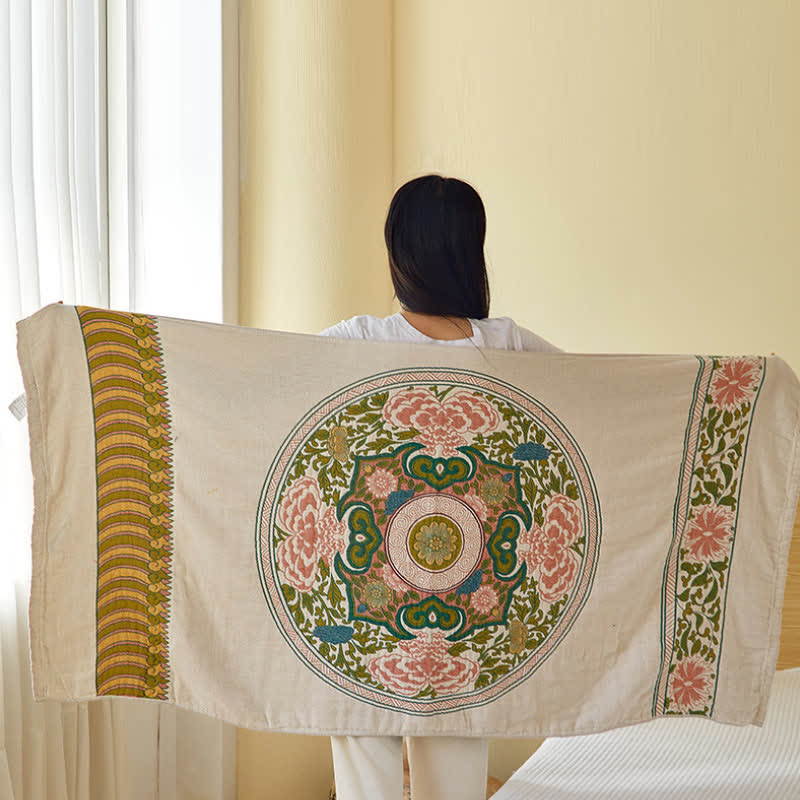 Serviette de bain élégante et absorbante en gaze de pur coton à motif floral