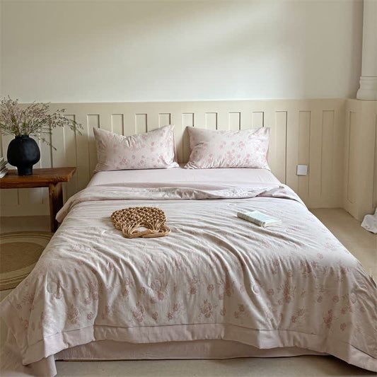 Élégante couette d'été en coton jacquard teint en fil, aspect rose