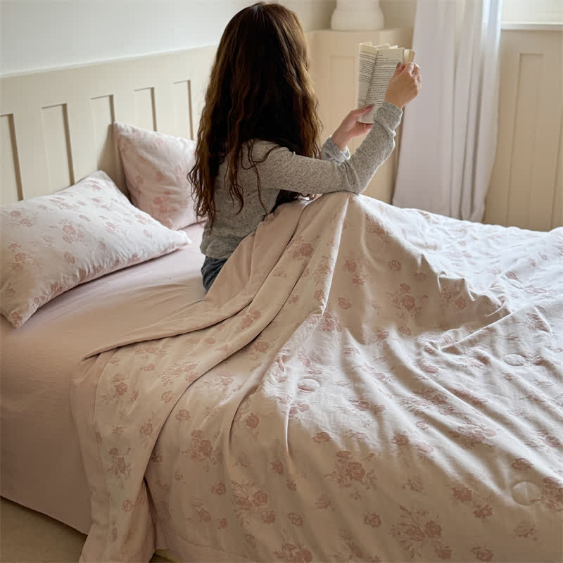 Élégante couette d'été en coton jacquard teint en fil, aspect rose