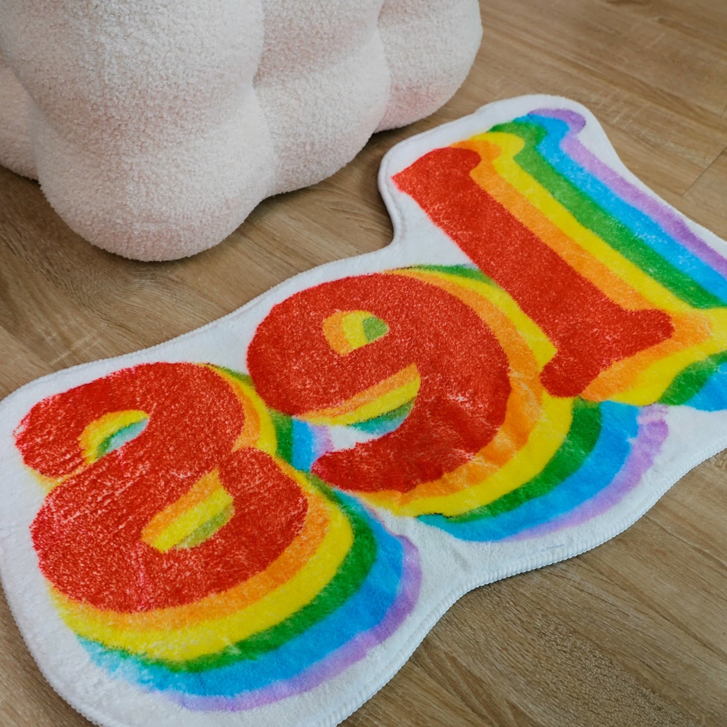 Tapis de bain antidérapant en polaire douce avec lettres arc-en-ciel
