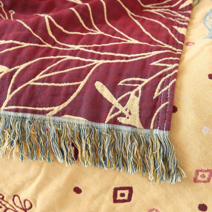 Couverture réversible en gaze de coton de style ethnique en rouge - image 4