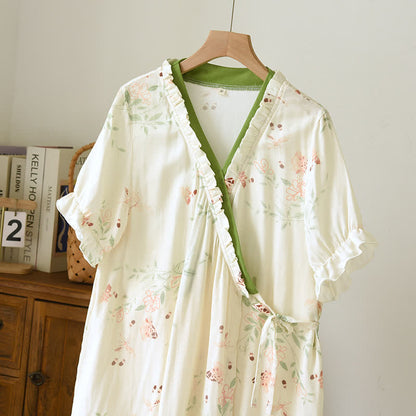 Chemise de nuit à imprimé floral, manches courtes et devant croisé