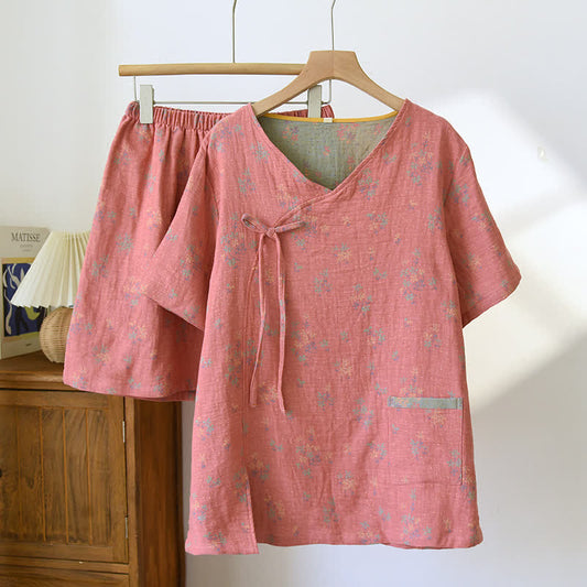 Ensemble pyjama col en V en gaze de coton à fleurs roses vintage