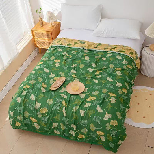 Couverture rafraîchissante d'été en feuilles de ginkgo vertes