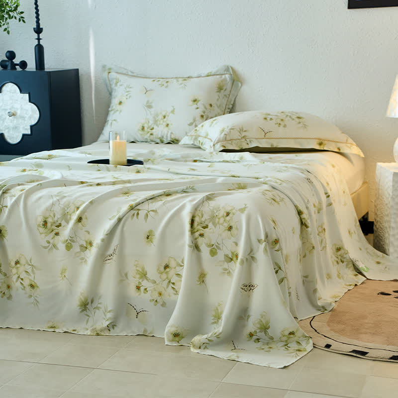 Couverture d'été douce et soyeuse avec motif floral papillon