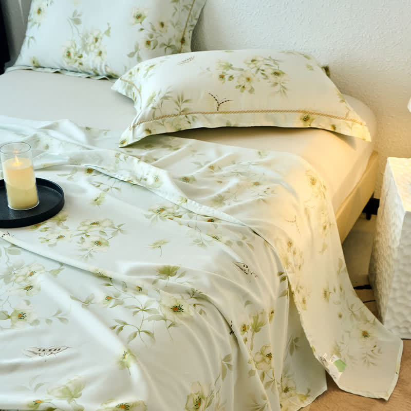Couverture d'été douce et soyeuse avec motif floral papillon