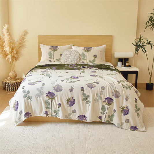 Couette en gaze de coton à motif de roses violettes