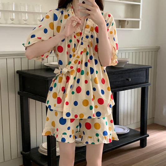 Vêtements de nuit colorés avec manches à volants à pois