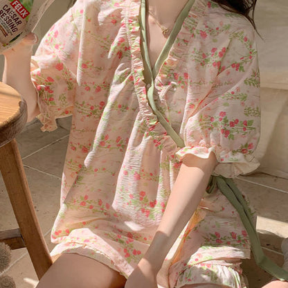 Ensemble pyjama fleuri rose avec manches à volants