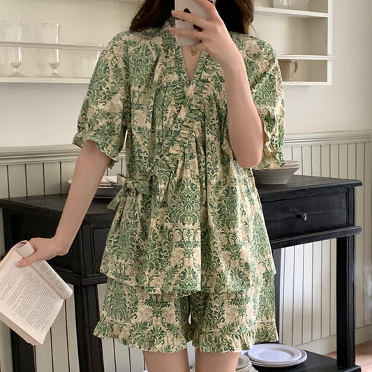 Ensemble pyjama vert à motif floral et manches à volants