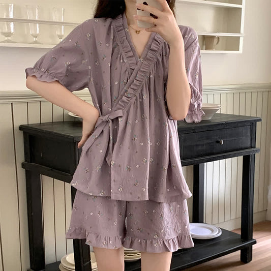 Ensemble pyjama fleuri violet avec manches à volants