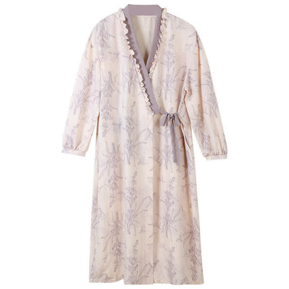 Peignoir kimono violet avec bordure à volants floraux