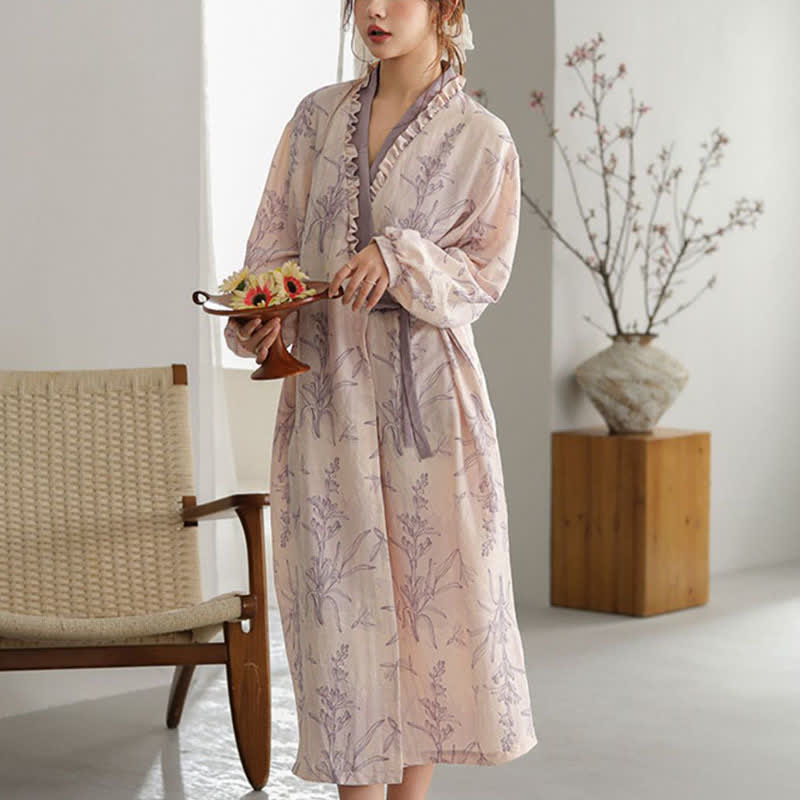 Peignoir kimono violet avec bordure à volants floraux