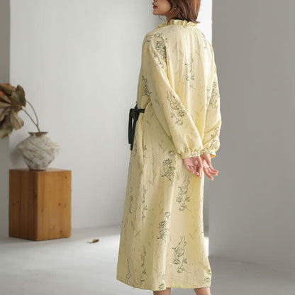 Peignoir kimono à motif rose et bordure à volants