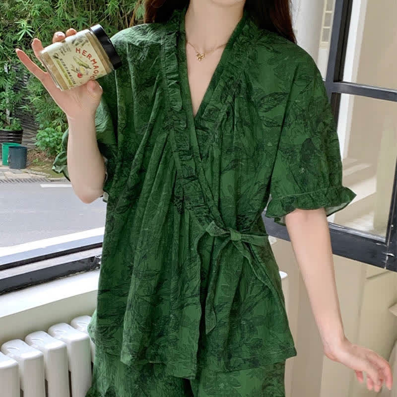 Ensemble pyjama élégant avec manches à volants et motif botanique
