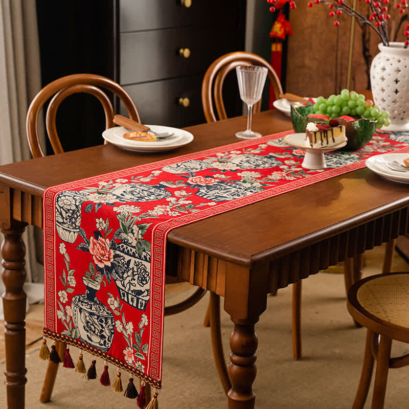 Chemin de table avec vase à fleurs jacquard et pompon