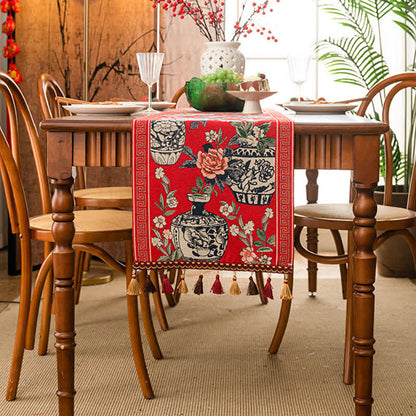 Chemin de table avec vase à fleurs jacquard et pompon