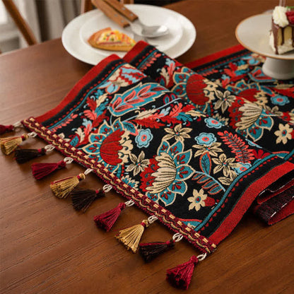 Chemin de table jacquard vintage à motif floral et pompons