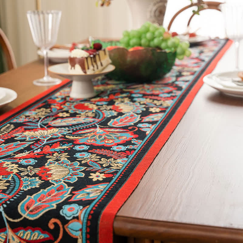 Chemin de table jacquard vintage à motif floral et pompons