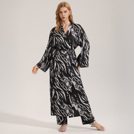Peignoir kimono moderne à imprimé léopard