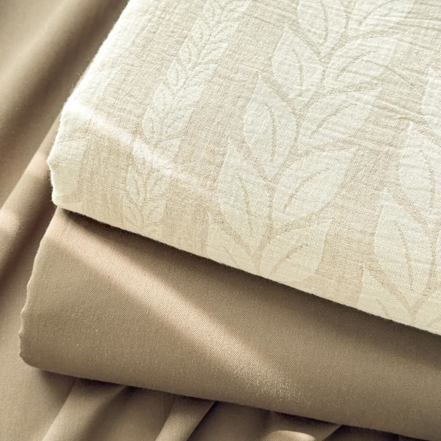 Couvre-lit en lin et coton beige texturé blé