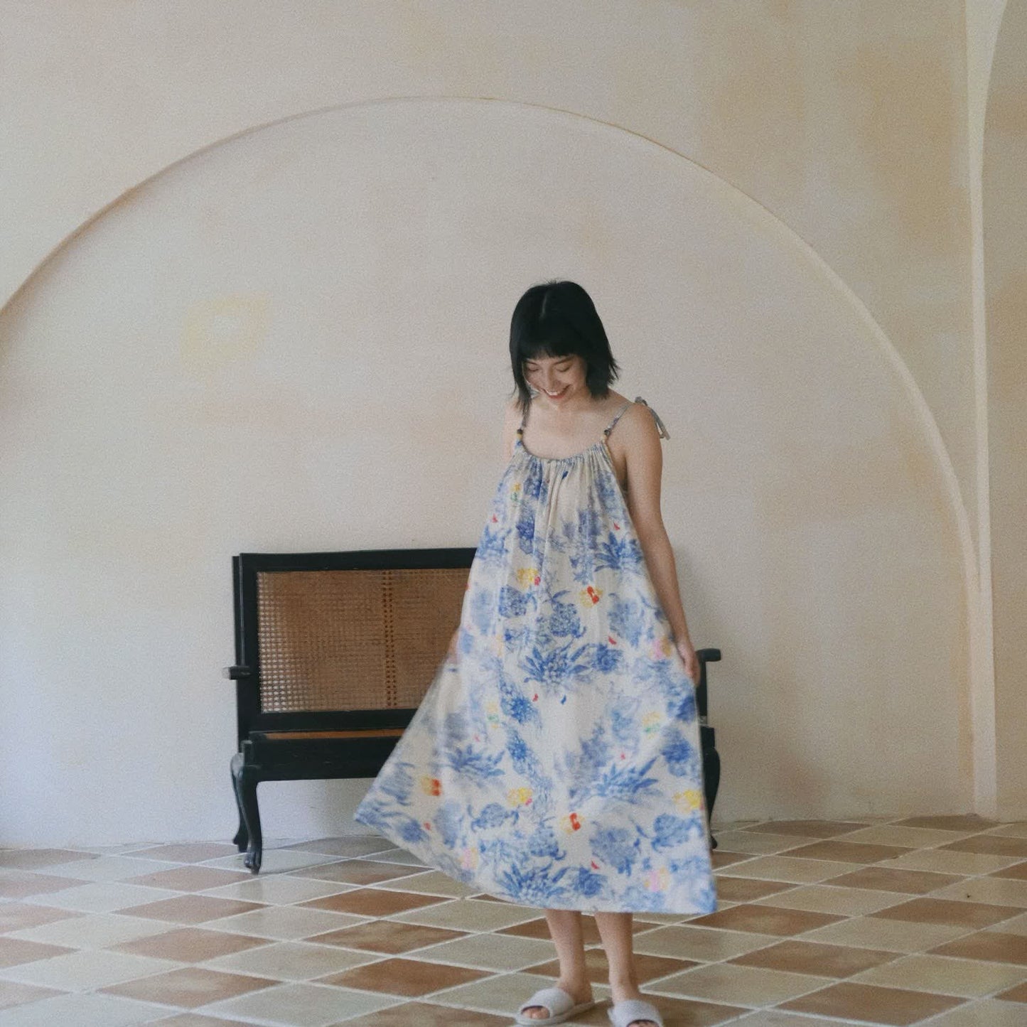 Chemise de nuit caraco en coton bleu à motif floral