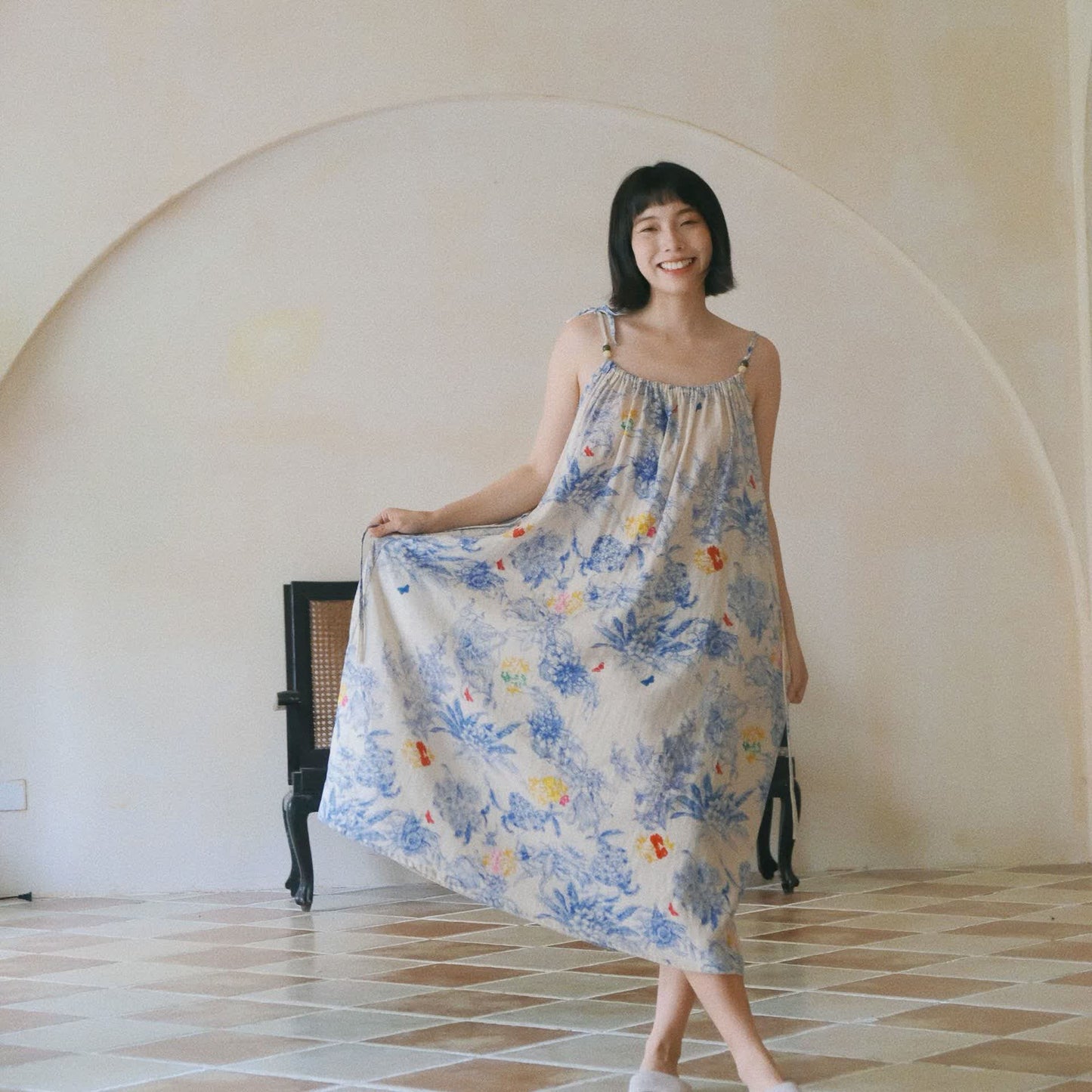 Chemise de nuit caraco en coton bleu à motif floral