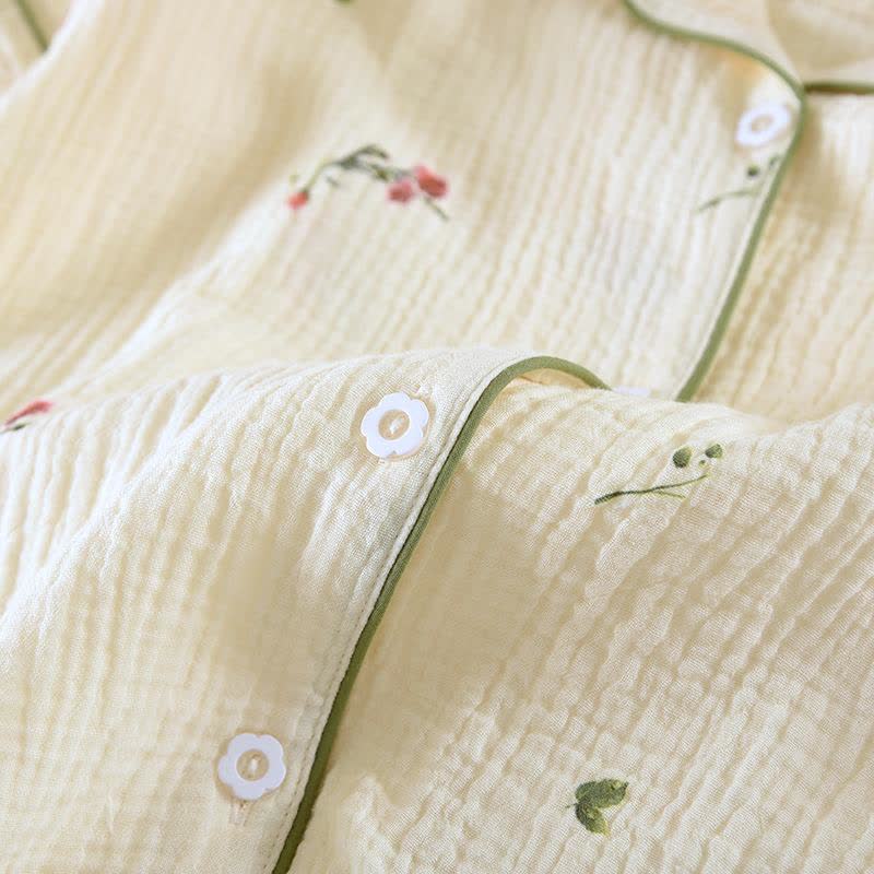 Ensemble de vêtements d'intérieur en gaze de coton beige œillet