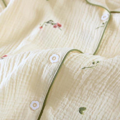 Ensemble de vêtements d'intérieur en gaze de coton beige œillet