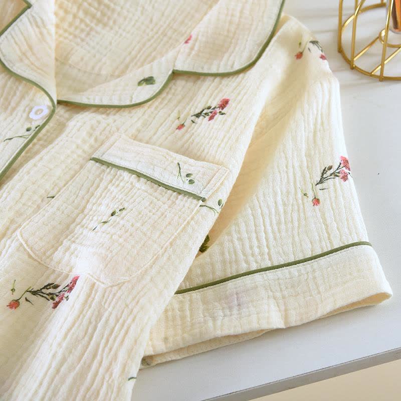 Ensemble de vêtements d'intérieur en gaze de coton beige œillet