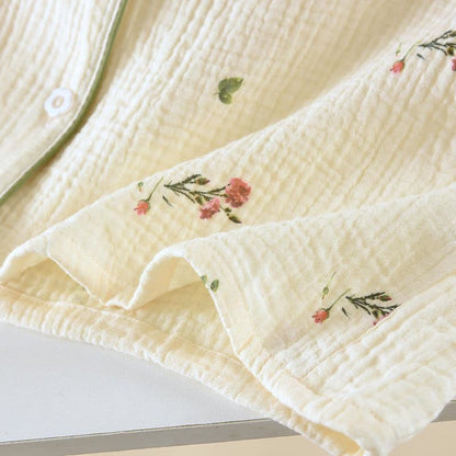 Ensemble de vêtements d'intérieur en gaze de coton beige œillet