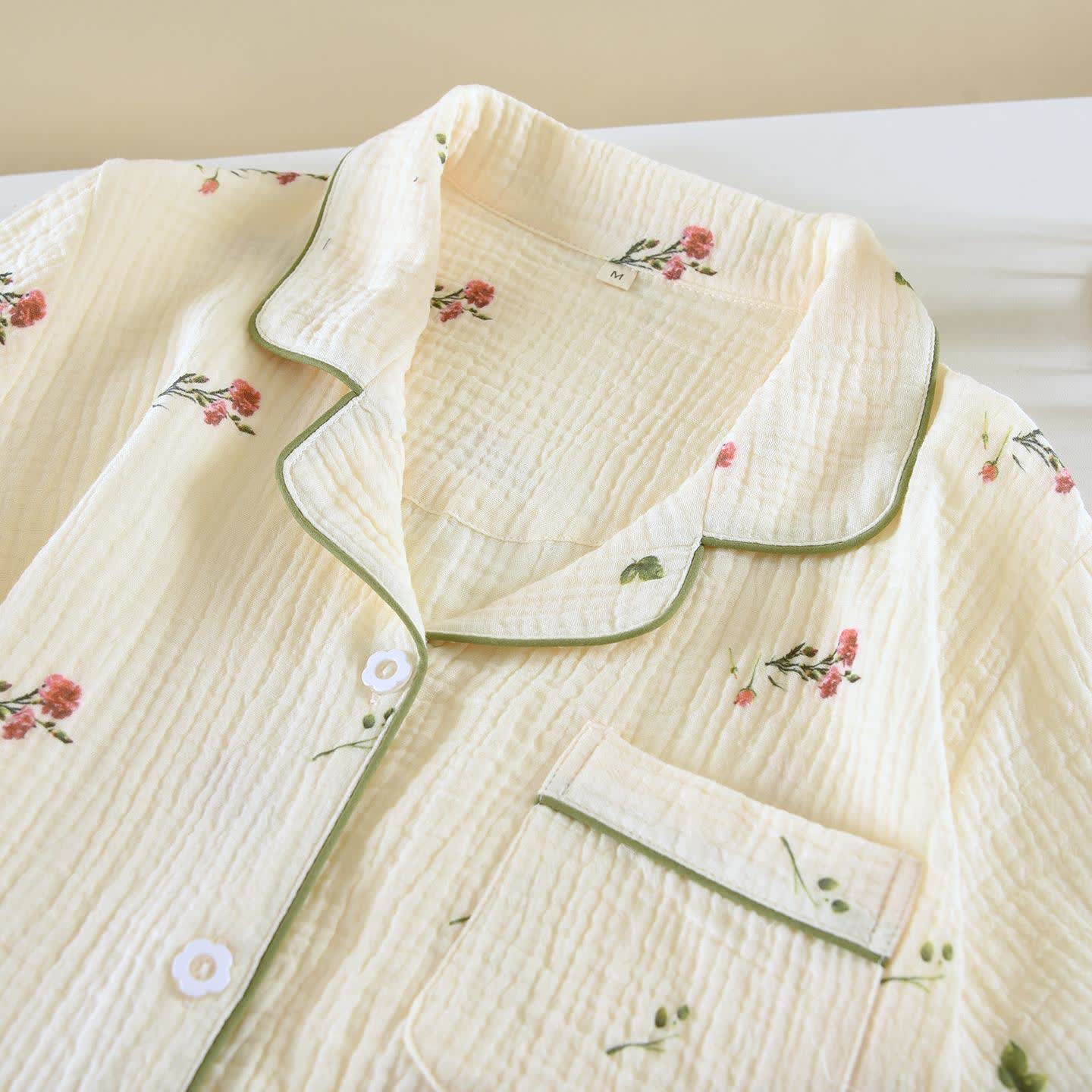 Ensemble de vêtements d'intérieur en gaze de coton beige œillet