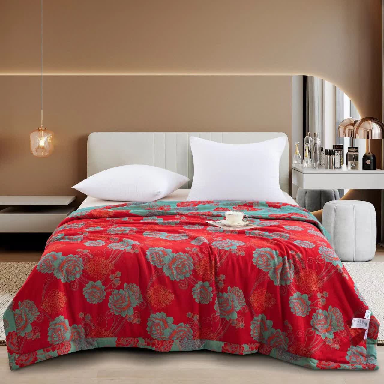 Couette jacquard en gaze de coton avec pivoines rouges