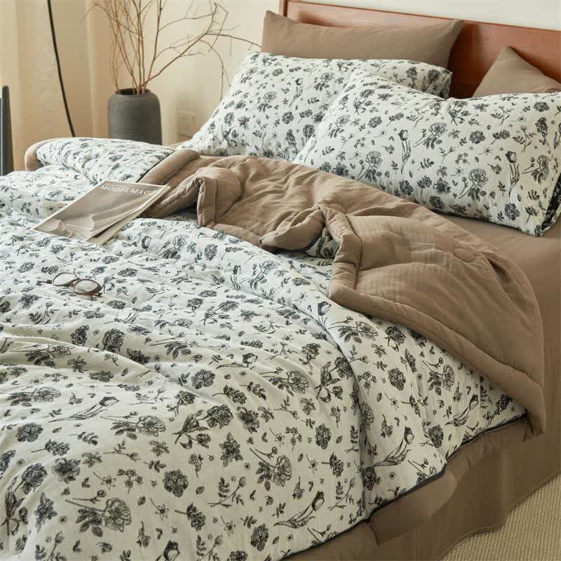 Couette noire en gaze de coton naturel à motif floral - image 2