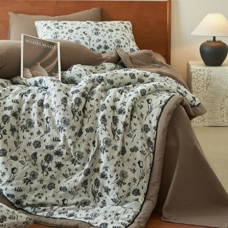Couette noire en gaze de coton naturel à motif floral - image 4