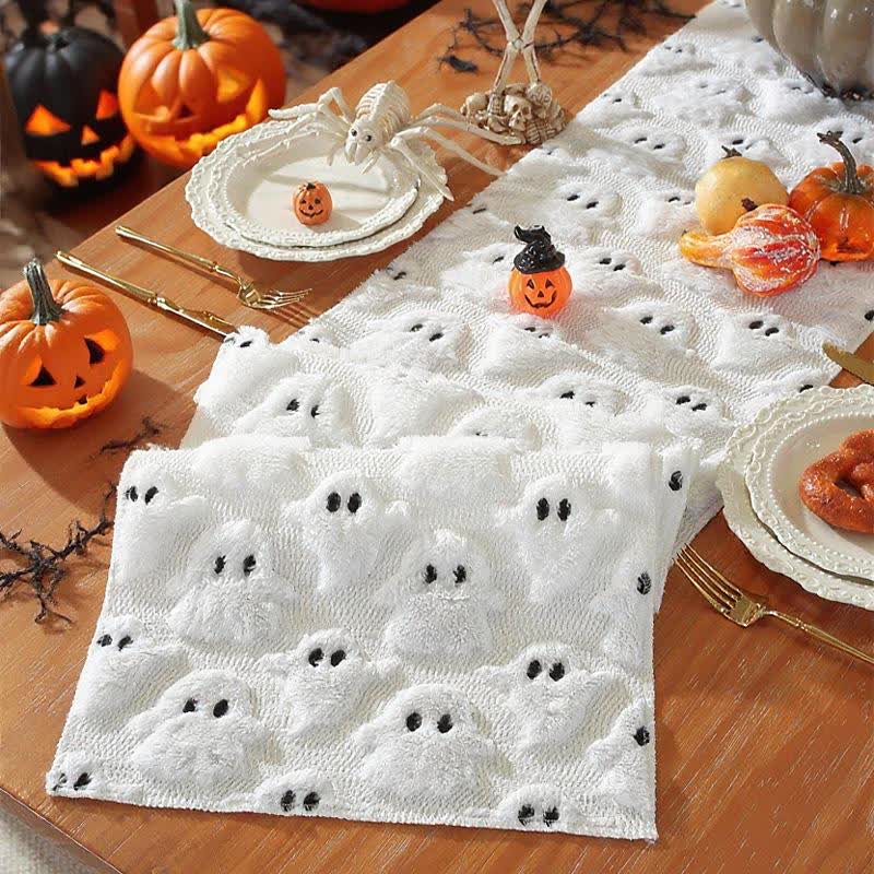 Chemin de table brodé fantôme en peluche d'Halloween - image 6