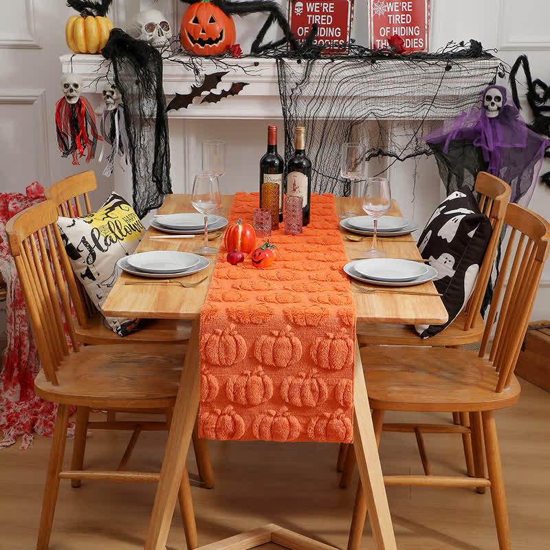 Chemin de table matelassé 3D avec citrouille d'Halloween - Orange - 33 cm x 275 cm - image 1