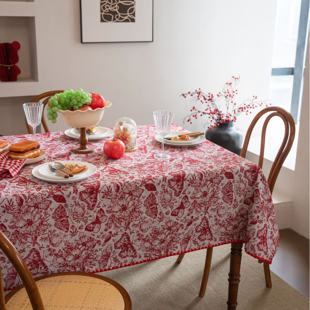 Nappe jacquard rouge à motifs papillons et fleurs - image 3