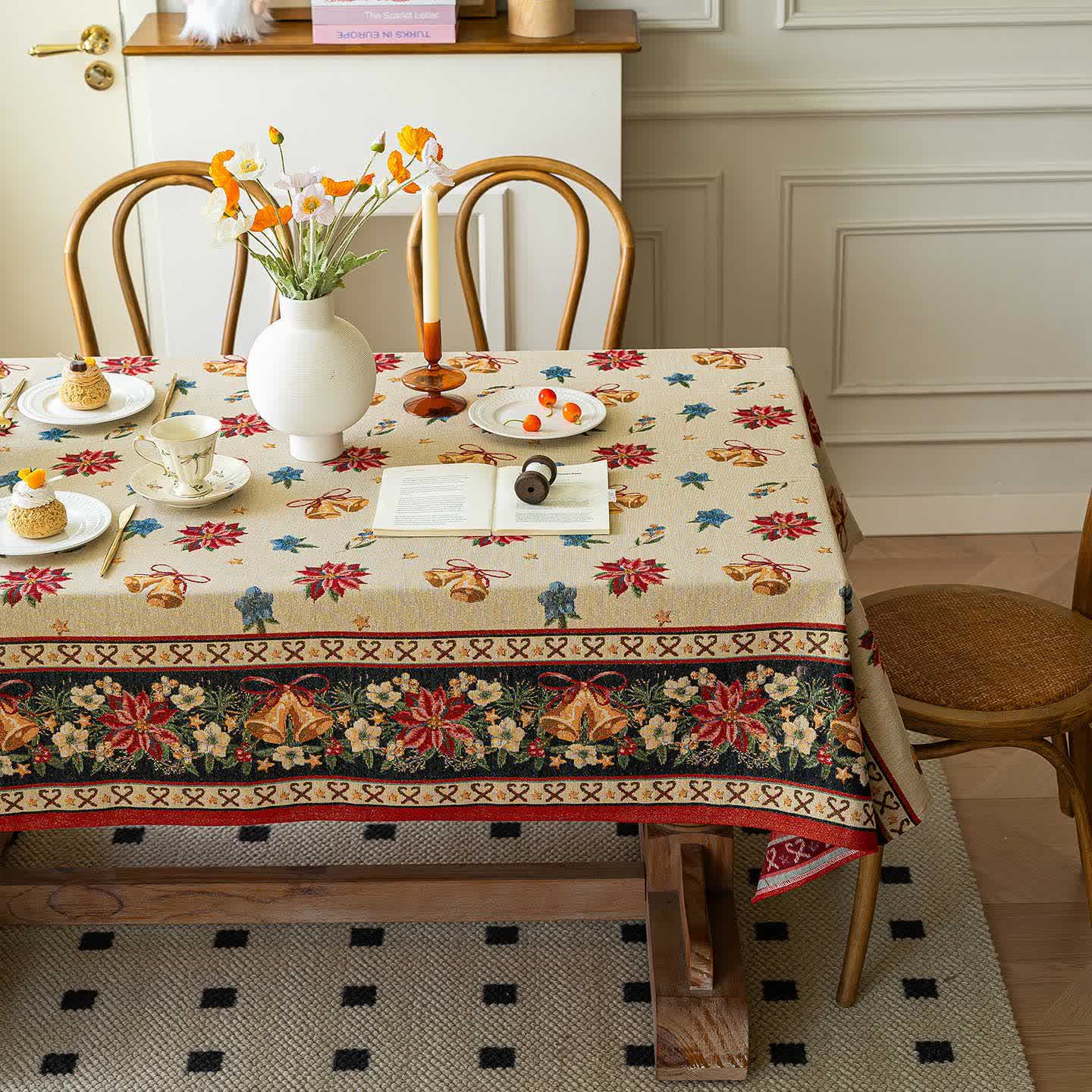 Nappe jacquard à motif floral cloche de Noël - 140cm x 260cm - image 1