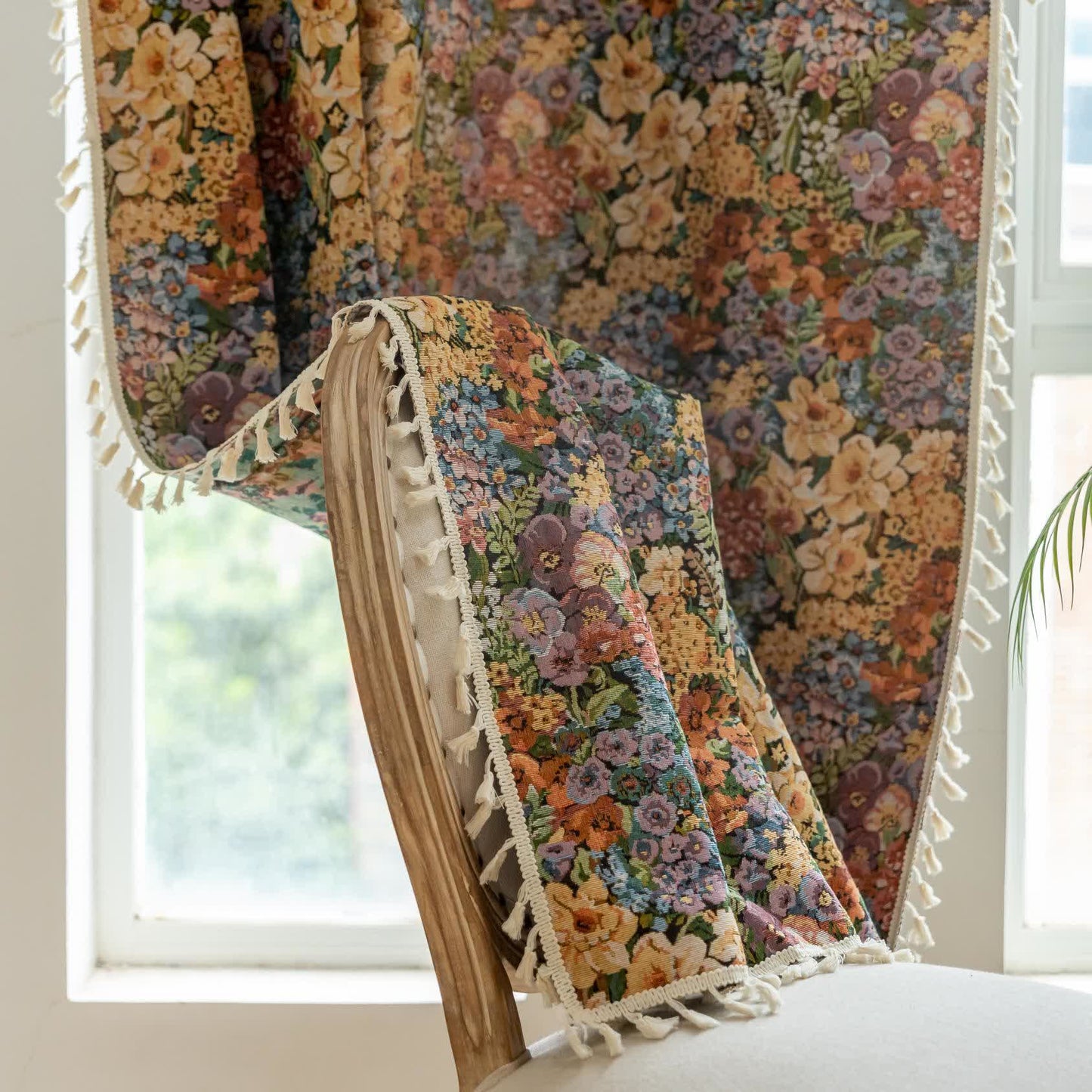 Rideau à pompons luxueux avec fleurs épanouies - image 5