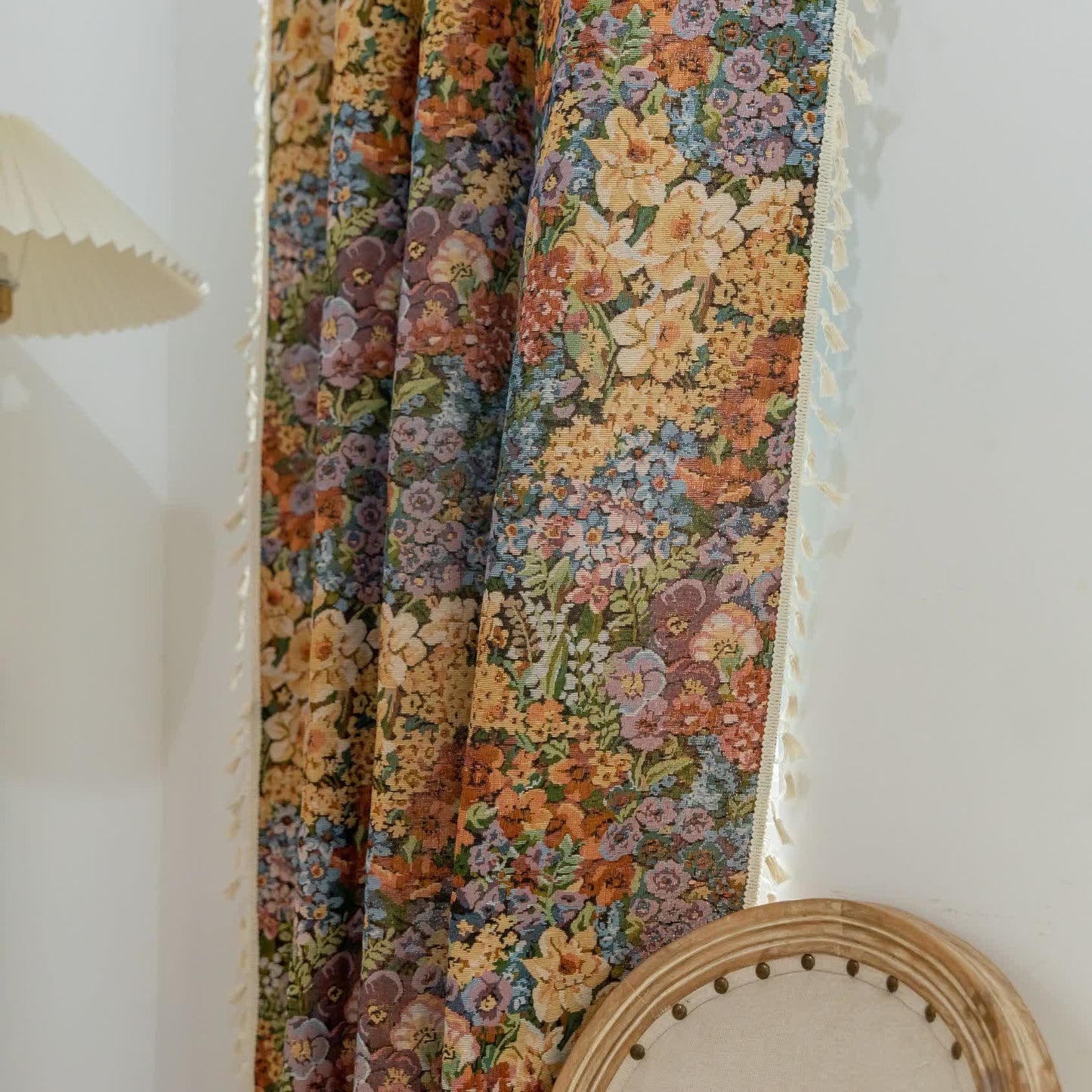Rideau à pompons luxueux avec fleurs épanouies - image 7