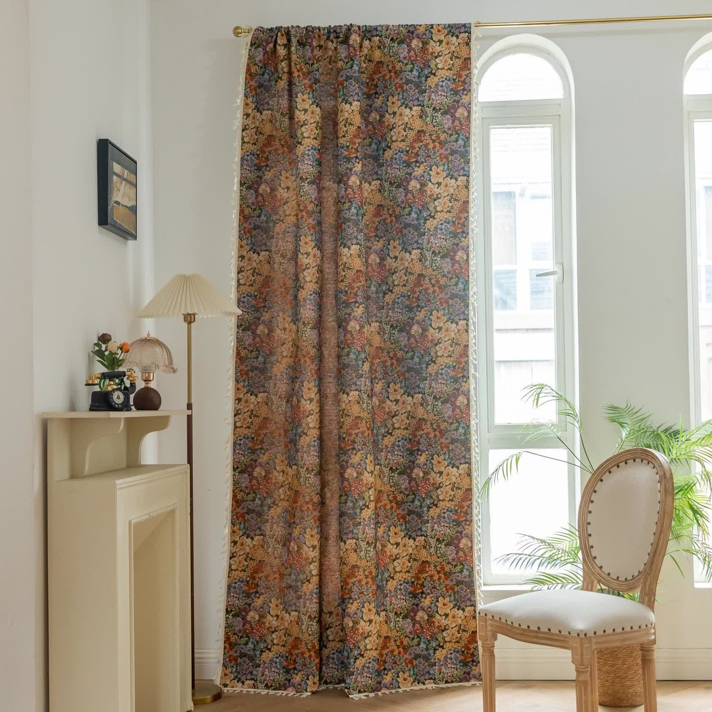 Rideau à pompons luxueux avec fleurs épanouies - image 2