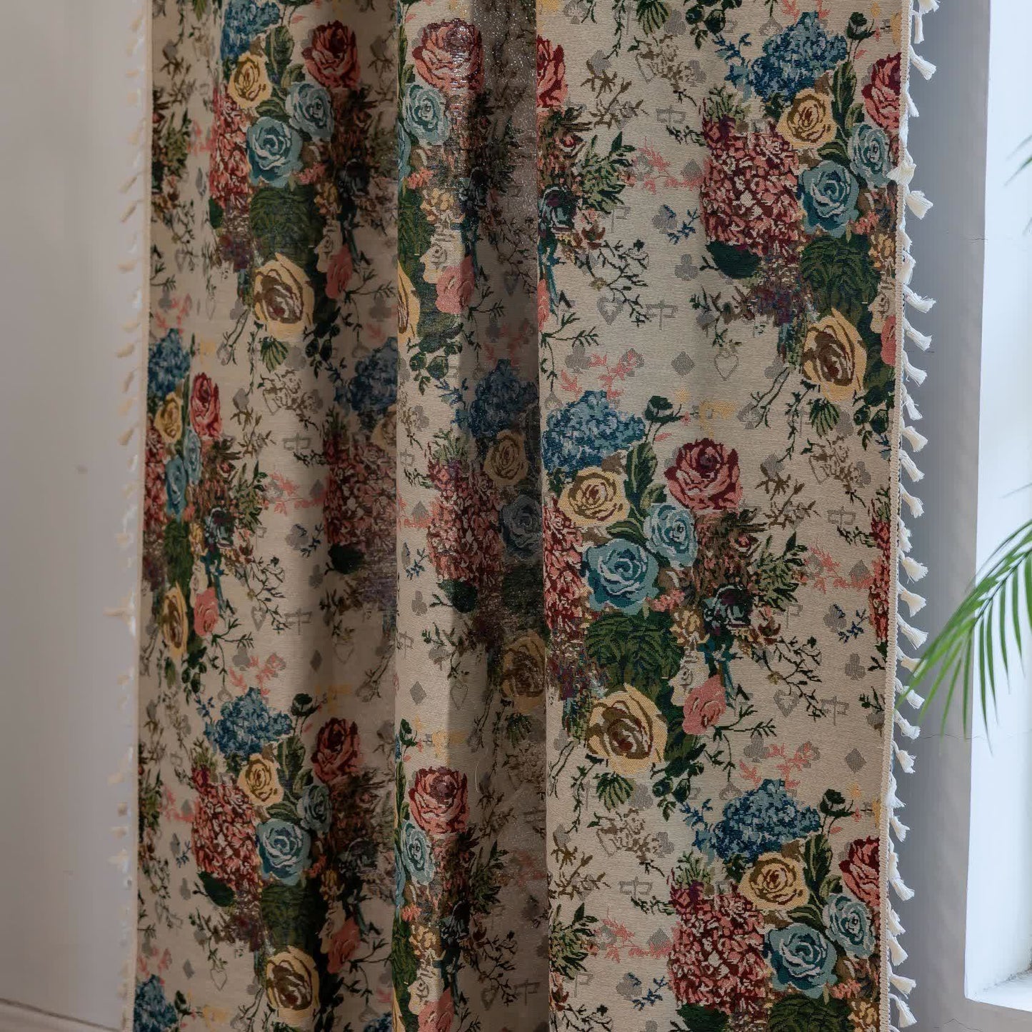 Rideau à pompons rétro coloré avec roses - image 6