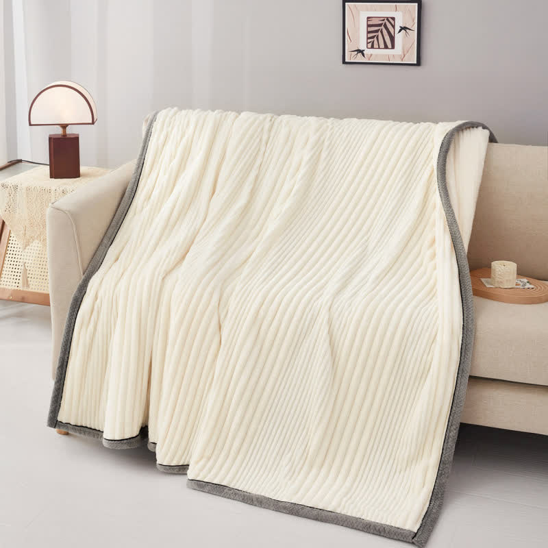 Couverture en peluche à rayures unies - image 8