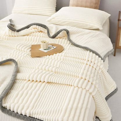 Couverture en peluche à rayures unies - image 4