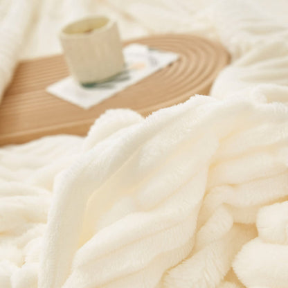 Couverture en peluche à rayures unies - image 9