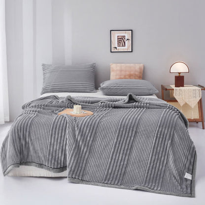 Couverture en peluche à rayures unies - Gris clair - 200cm x 230cm - image 16